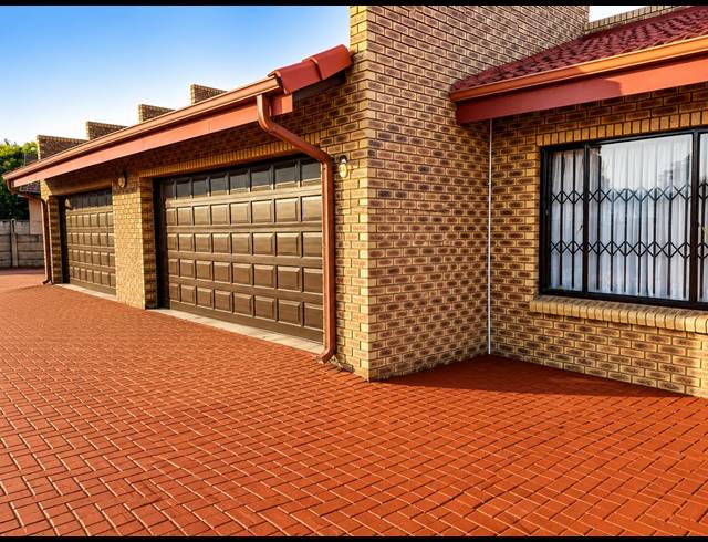 3 BEDROOM HOUSE FOR SALE IN FALCON RIDGE